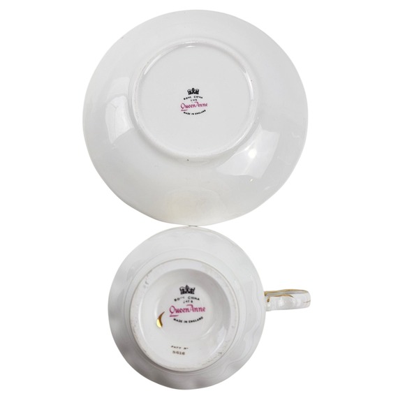 Royal China Queen Anne Teacup and Saucer Yellow Rose Floral Gold Trim England - Picture 6 of 8